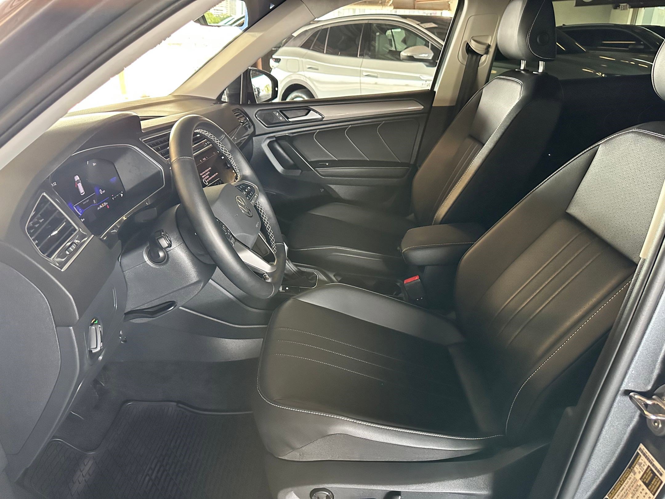 2024 Volkswagen Tiguan SE Wolfsburg Edition photo 4