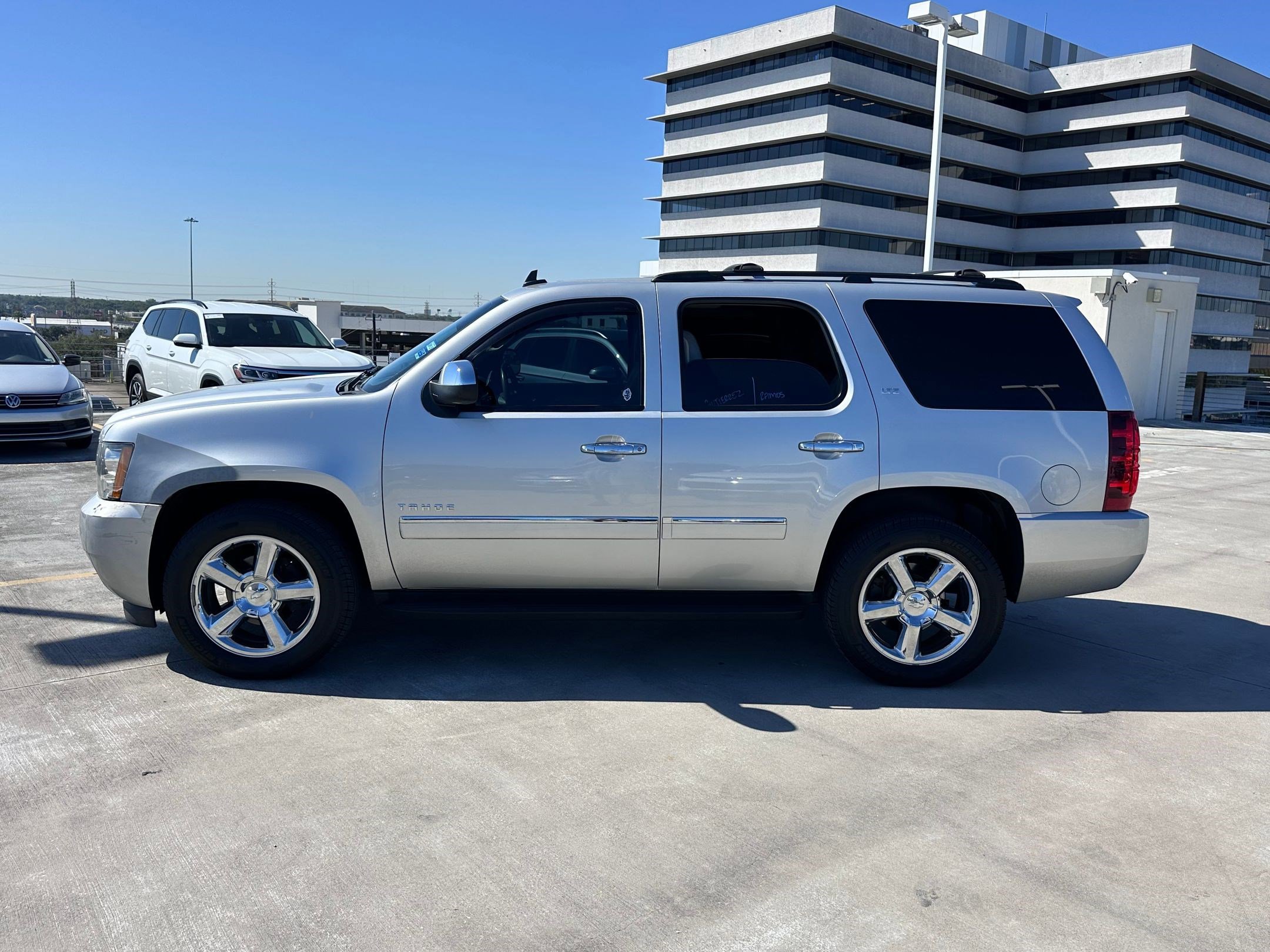2012 Chevrolet Tahoe LTZ photo 2