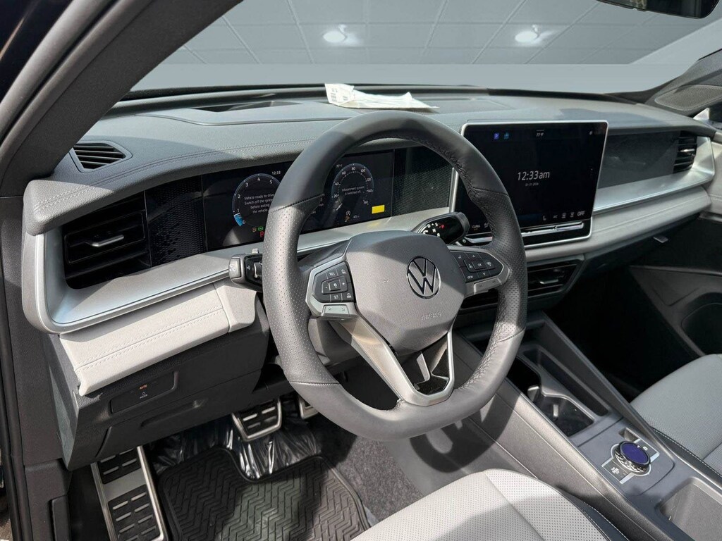 New 2026 Volkswagen Tiguan 2.0T SE R-Line Black SUV