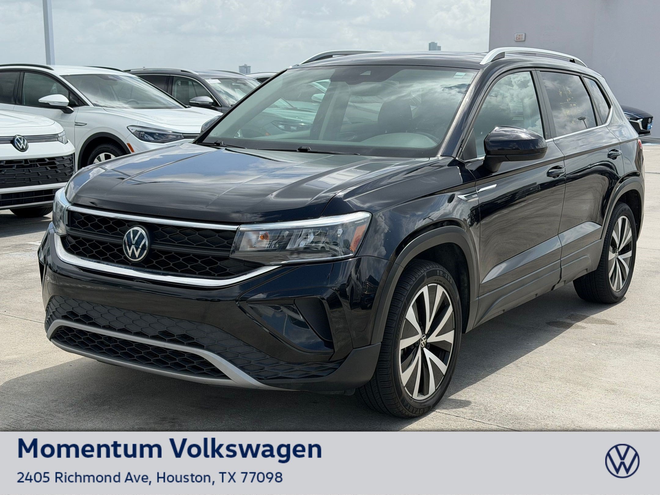 Taos SE SUV