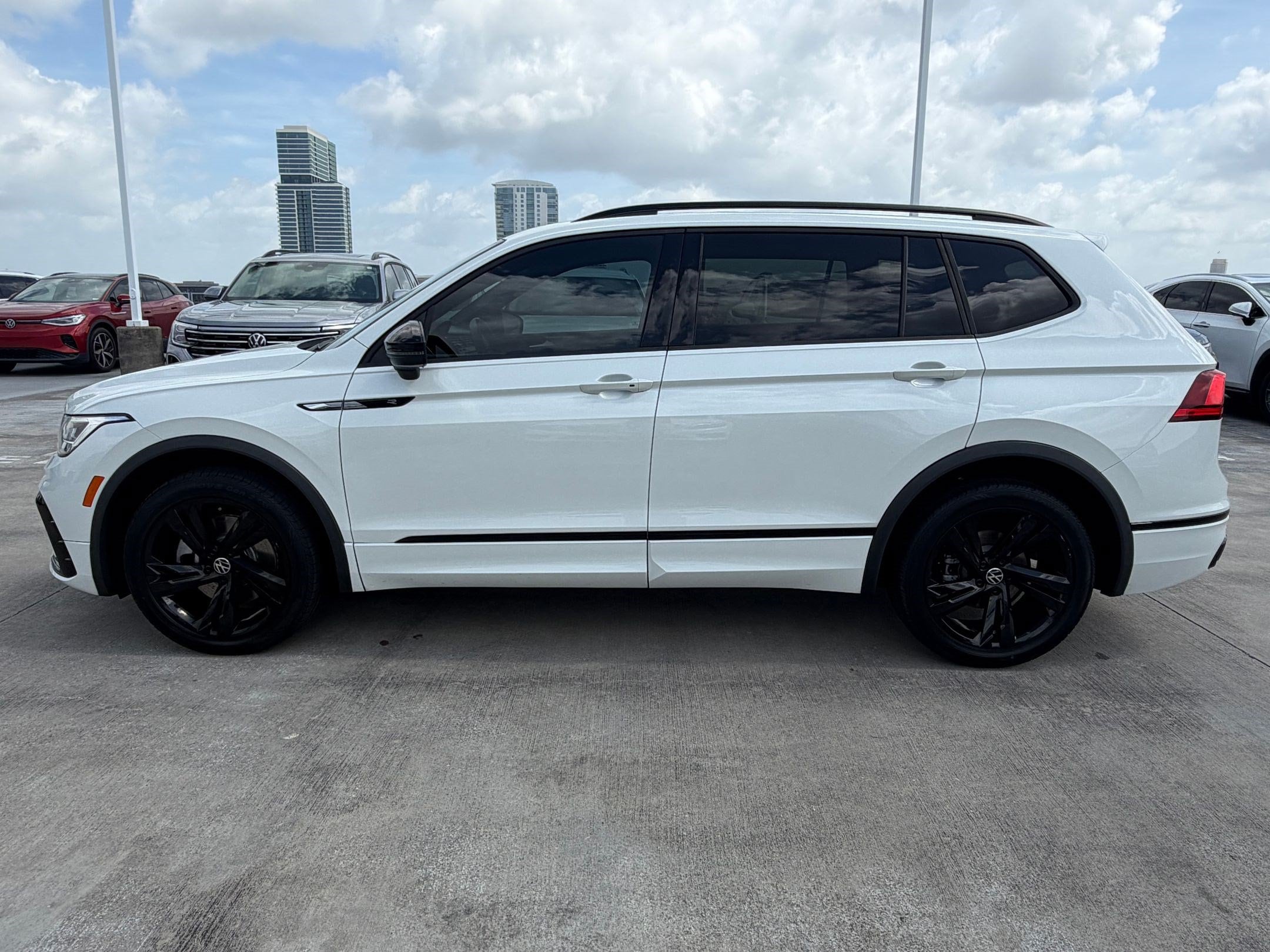 3VVCB7AX5RM125695