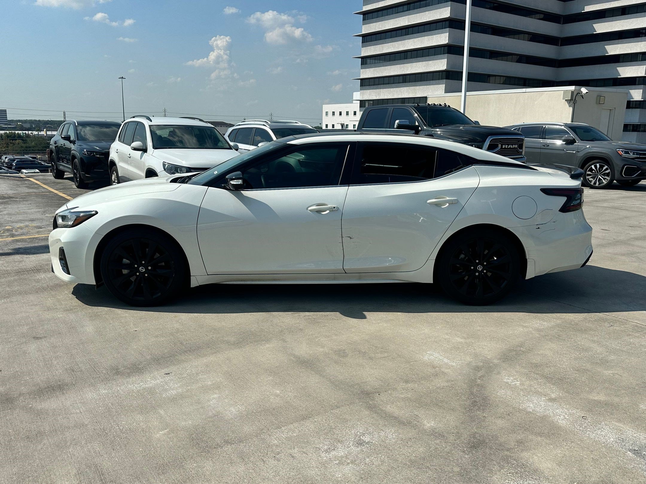 2021 Nissan Maxima SR photo 2