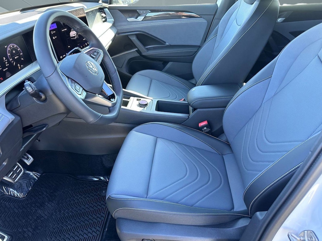 New 2026 Volkswagen Tiguan 2.0T SE R-Line Black SUV