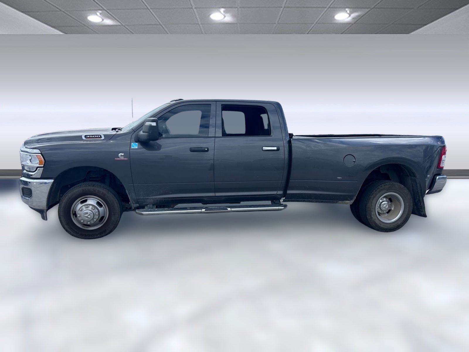 2024 Ram 3500 Tradesman photo 2
