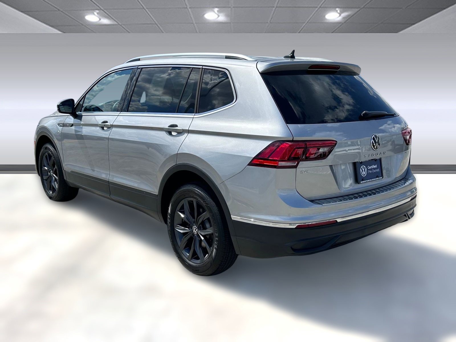 2022 Volkswagen Tiguan SE photo 3