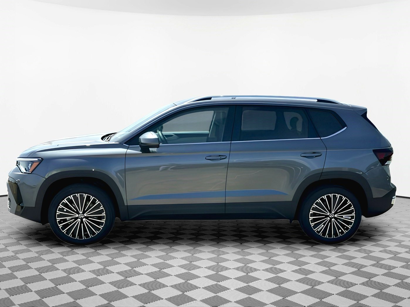2025 Volkswagen Taos SE photo 2