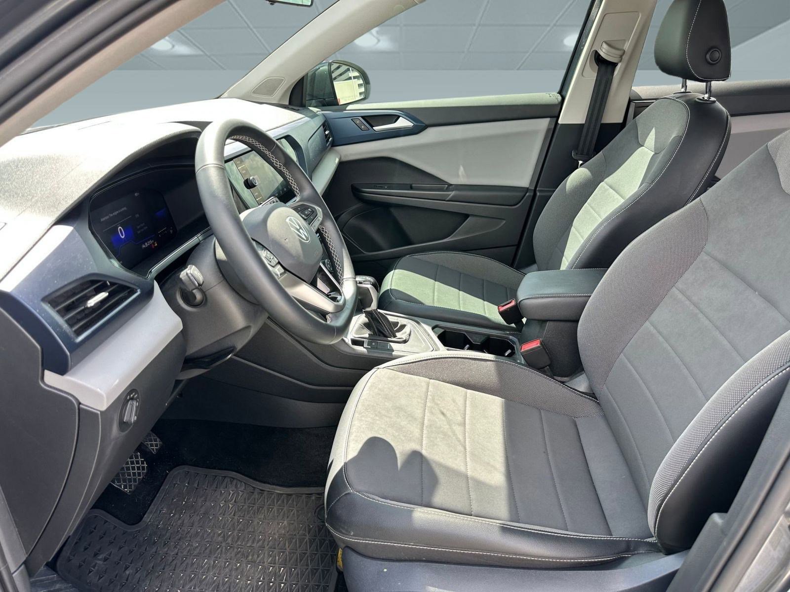 2022 Volkswagen Taos SE photo 4