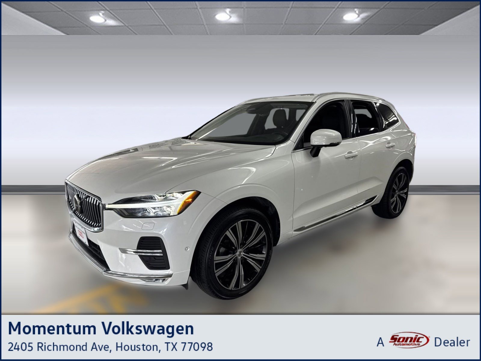 2023 Volvo XC60 Plus's photo