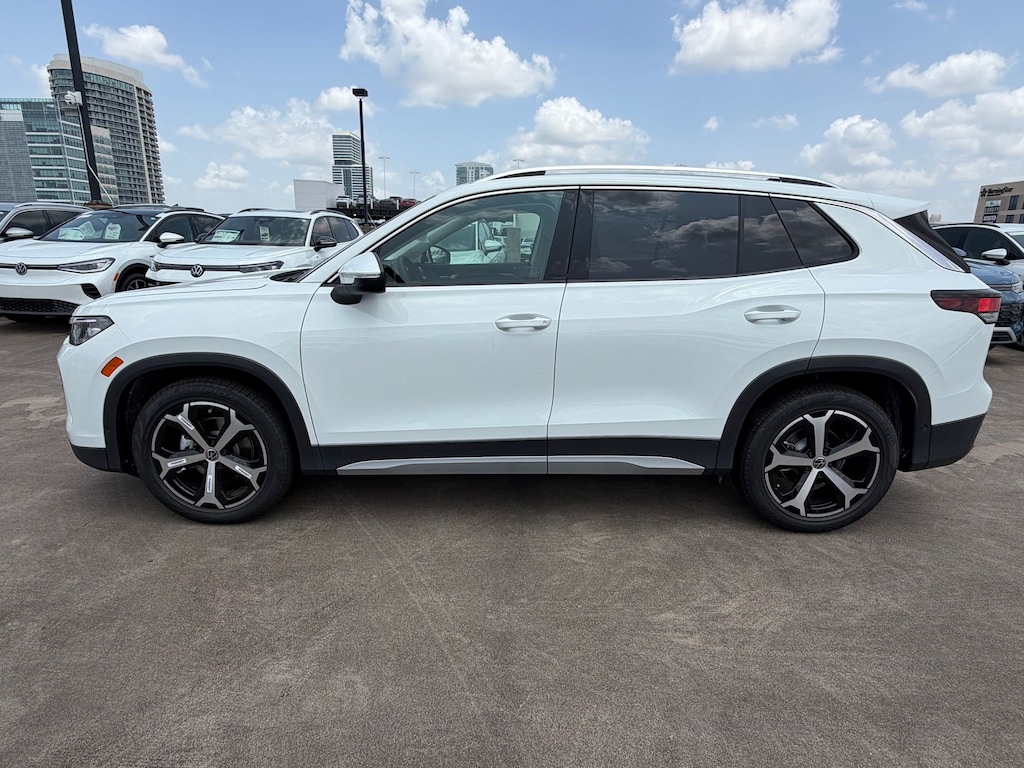 New 2026 Volkswagen Tiguan SE SUV