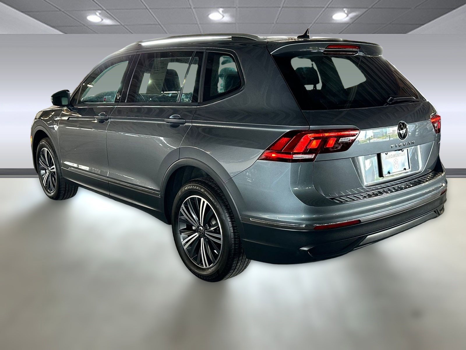 2024 Volkswagen Tiguan Wolfsburg Edition photo 3