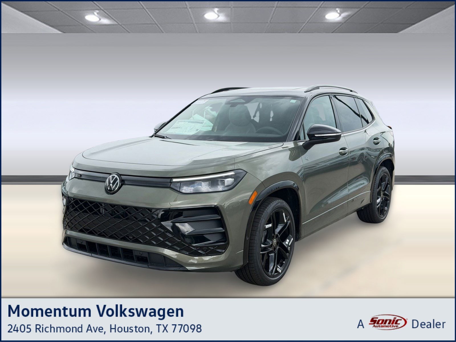 2026 Volkswagen Tiguan 2.0T SE R-Line Black's photo
