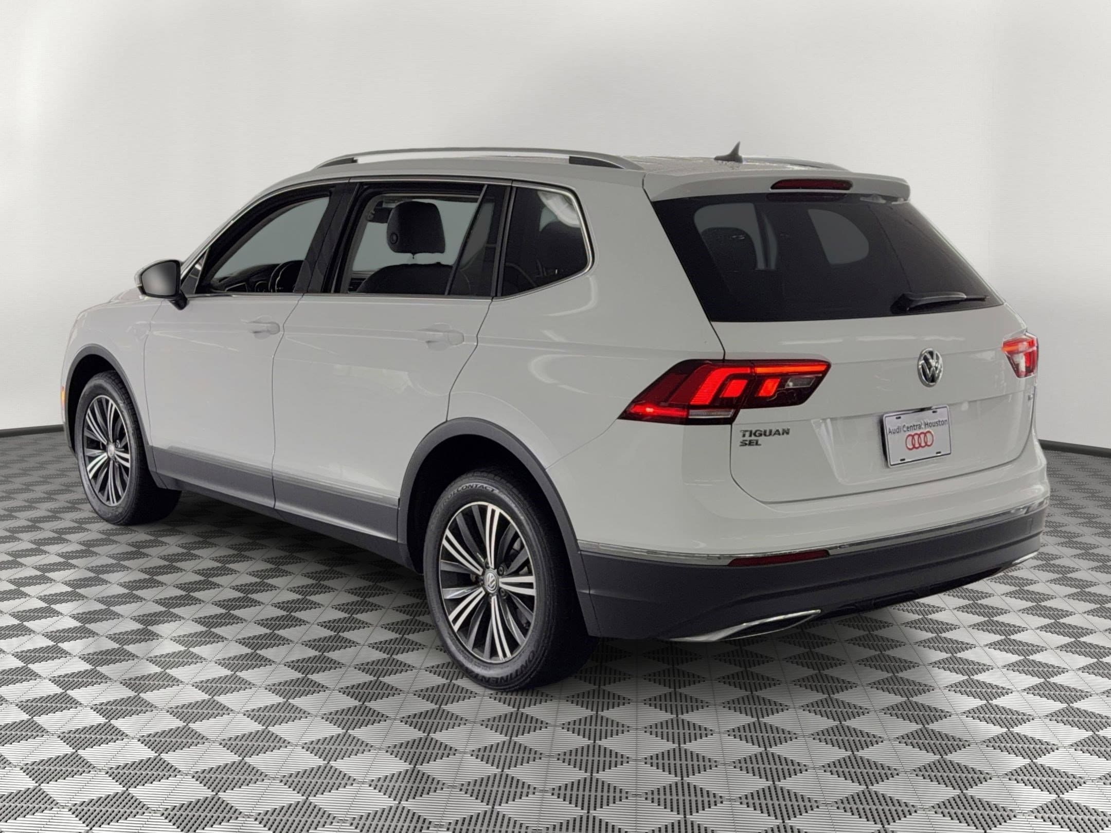 Tiguan SEL SUV