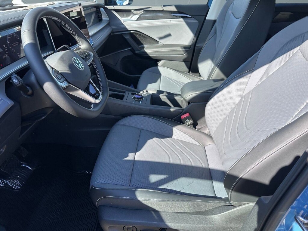 New 2026 Volkswagen Tiguan 2.0T SE SUV