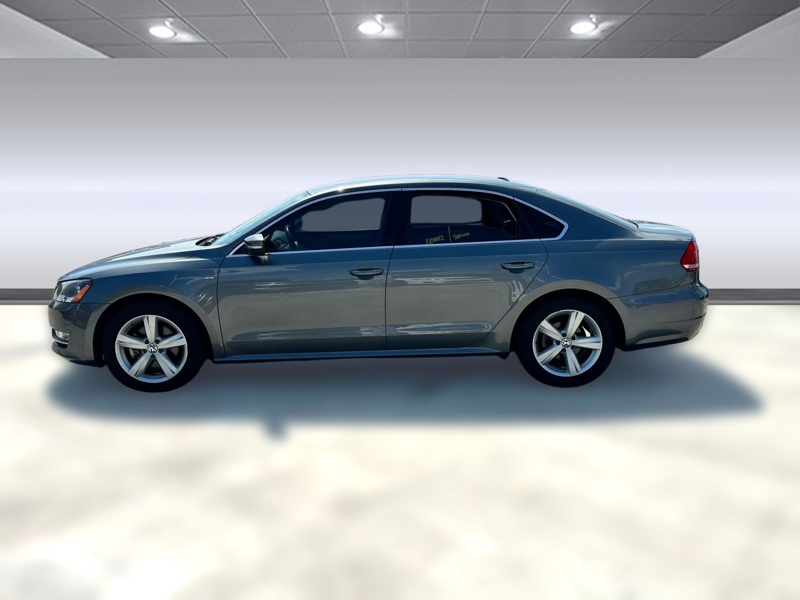 2015 Volkswagen Passat Limited photo 2