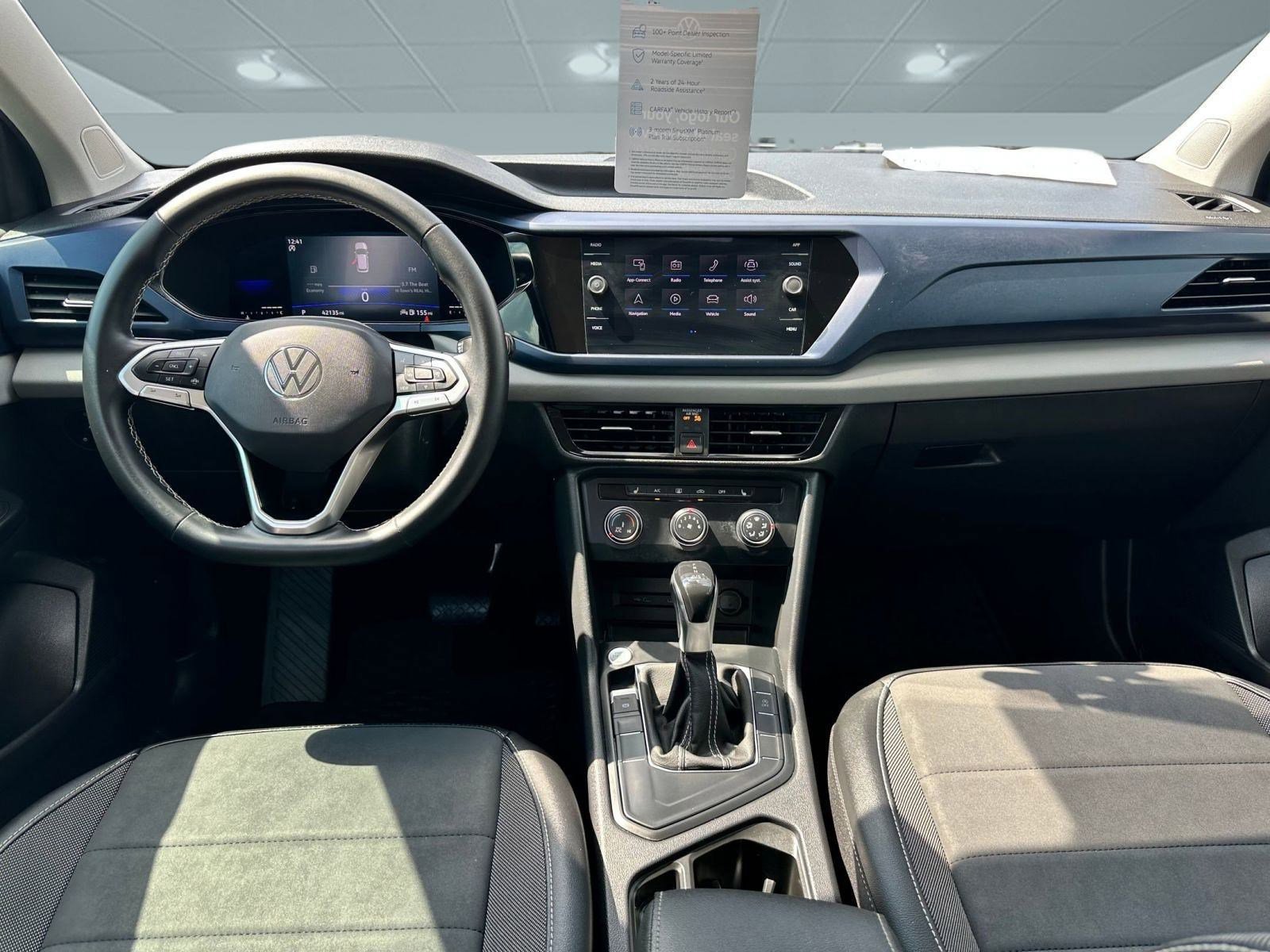 2022 Volkswagen Taos SE photo 3