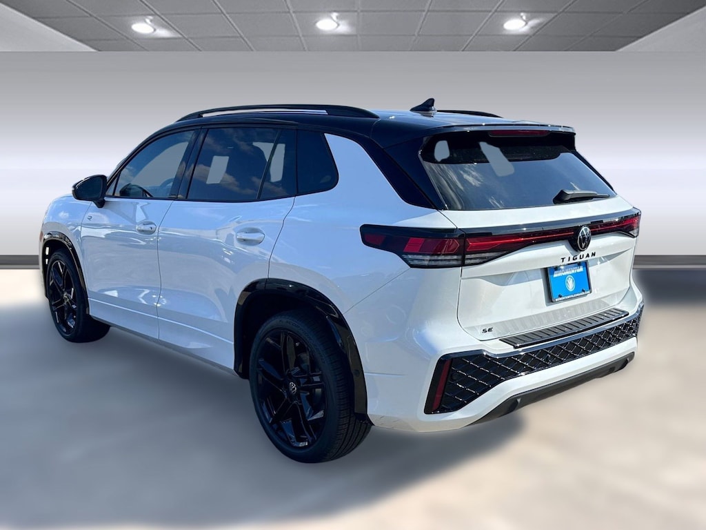 New 2026 Volkswagen Tiguan 2.0T SE R-Line Black SUV