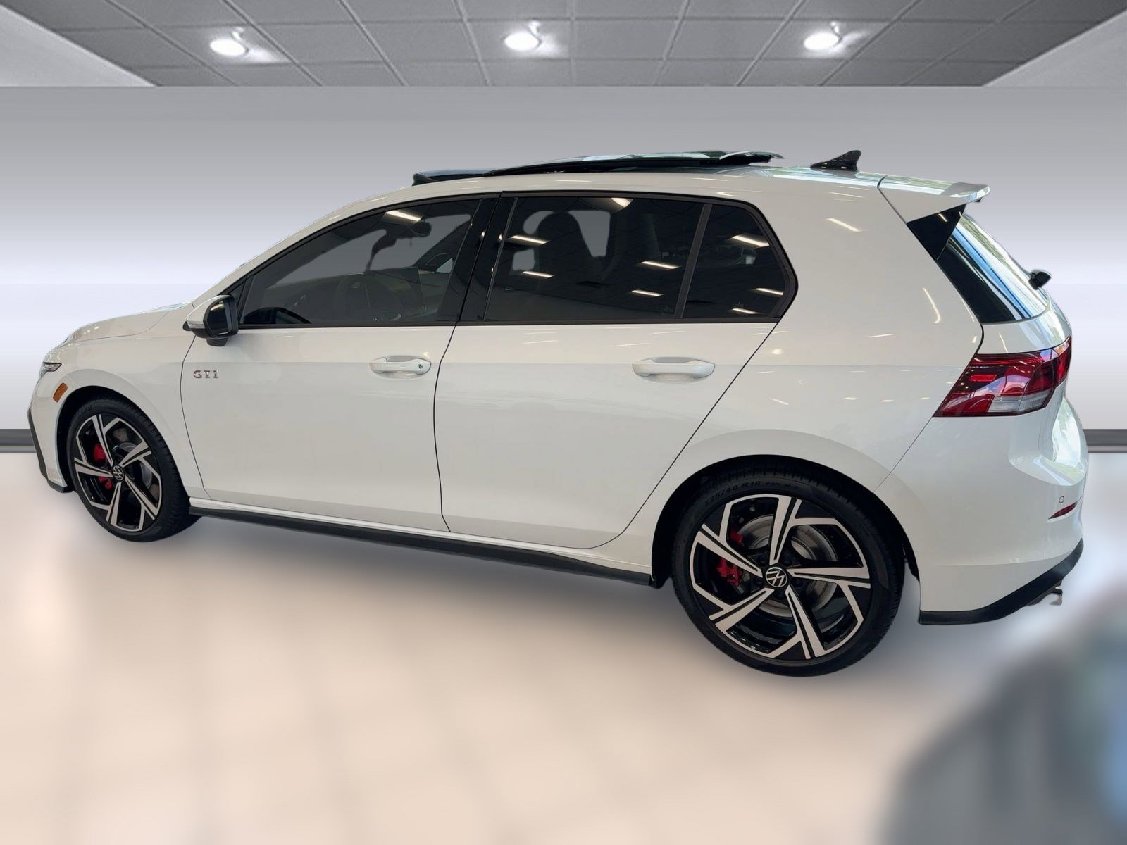 2026 Volkswagen Golf GTI SE photo 3