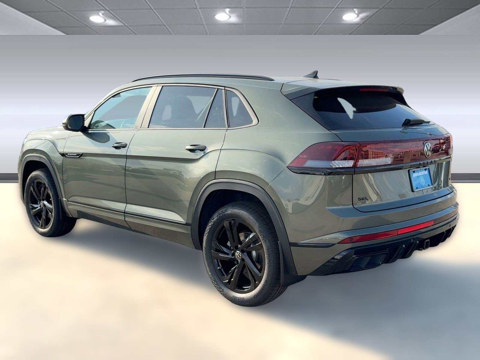 2026 Volkswagen Atlas Cross Sport SEL R-Line photo 2