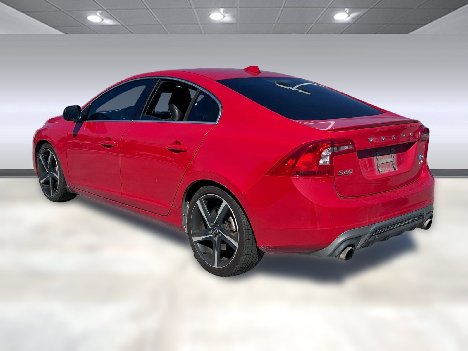 2015 Volvo S60 T6 R-Design Platinum photo 3