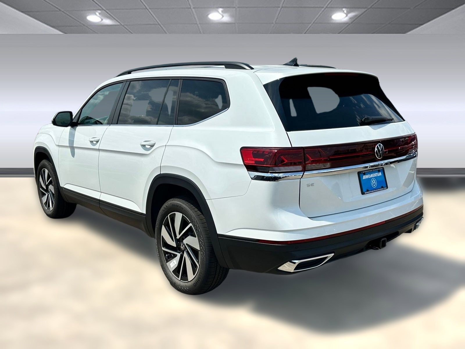 2026 Volkswagen Atlas SE Technology photo 2