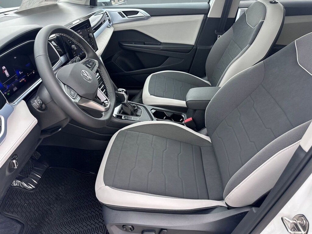 New 2026 Volkswagen Taos 1.5T SE SUV