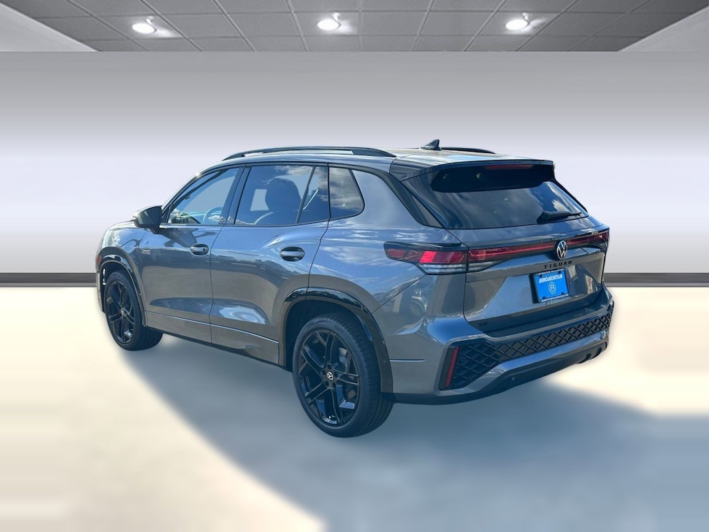 New 2026 Volkswagen Tiguan 2.0T SE R-Line Black SUV