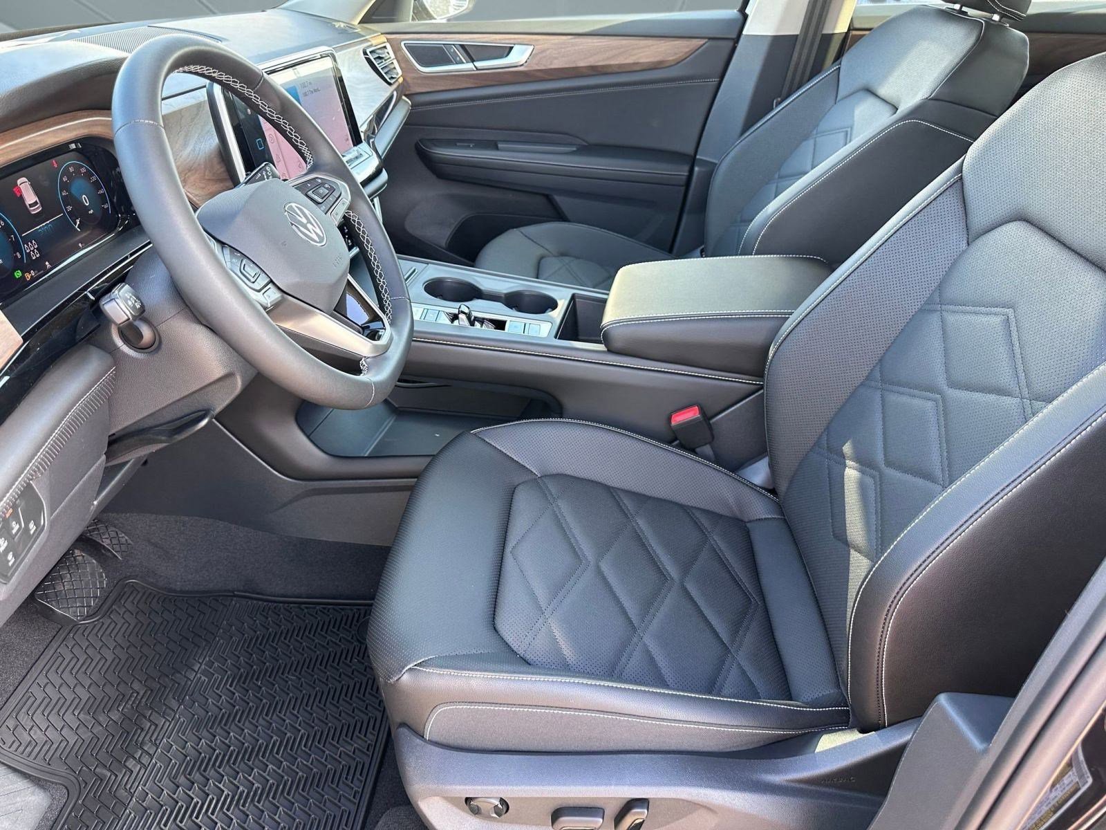 2026 Volkswagen Atlas SE photo 4