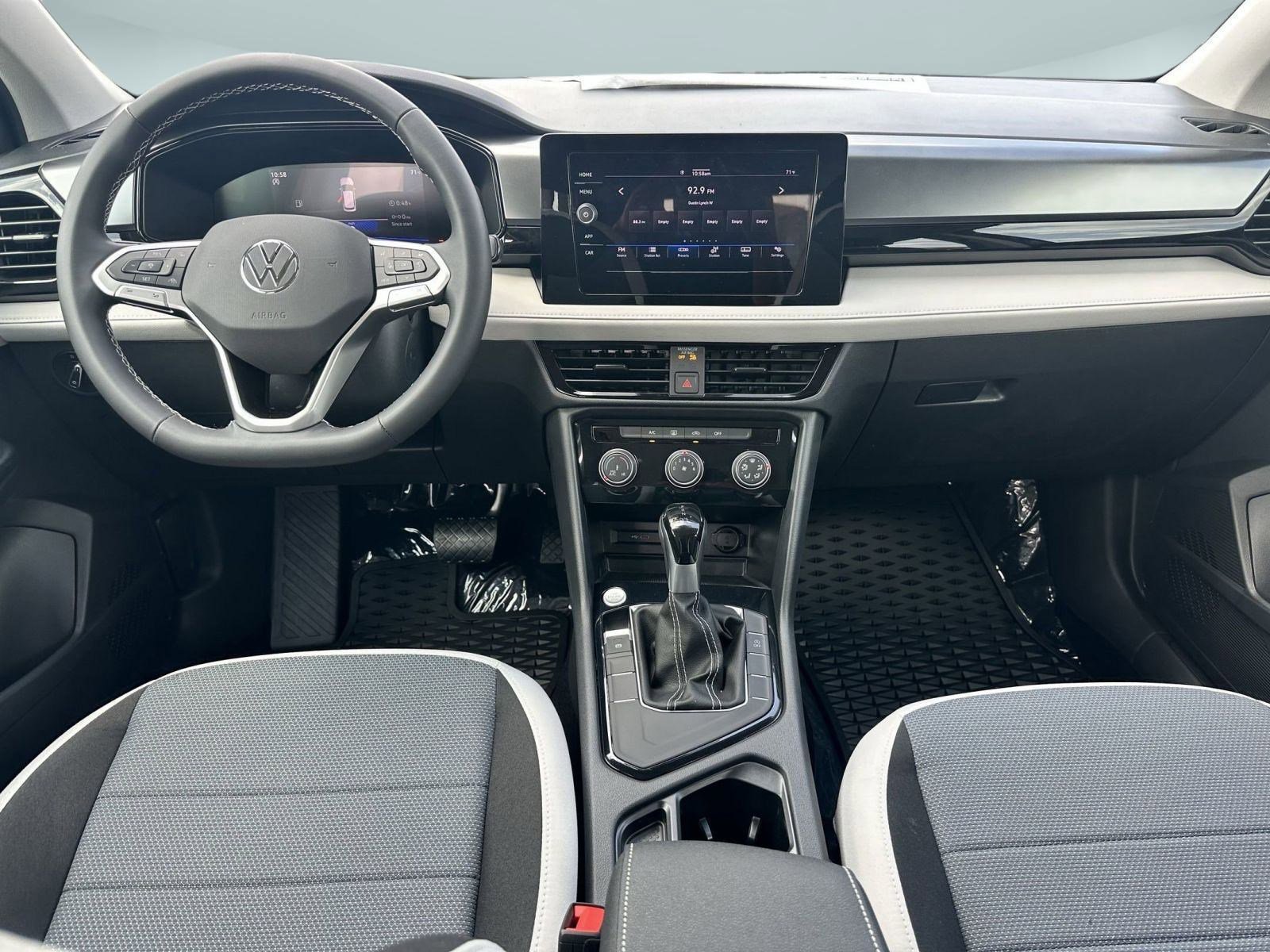 2025 Volkswagen Taos S photo 4