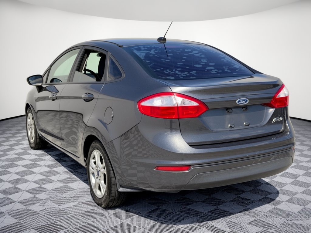 2015 Ford Fiesta SE Sedan