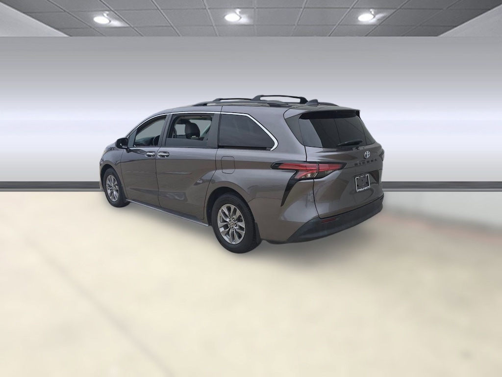 Used 2021 Toyota Sienna XLE Van