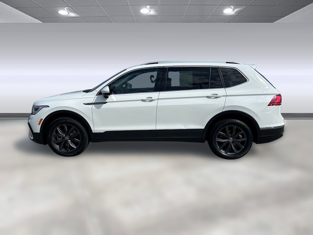Used 2024 Volkswagen Tiguan SE SUV