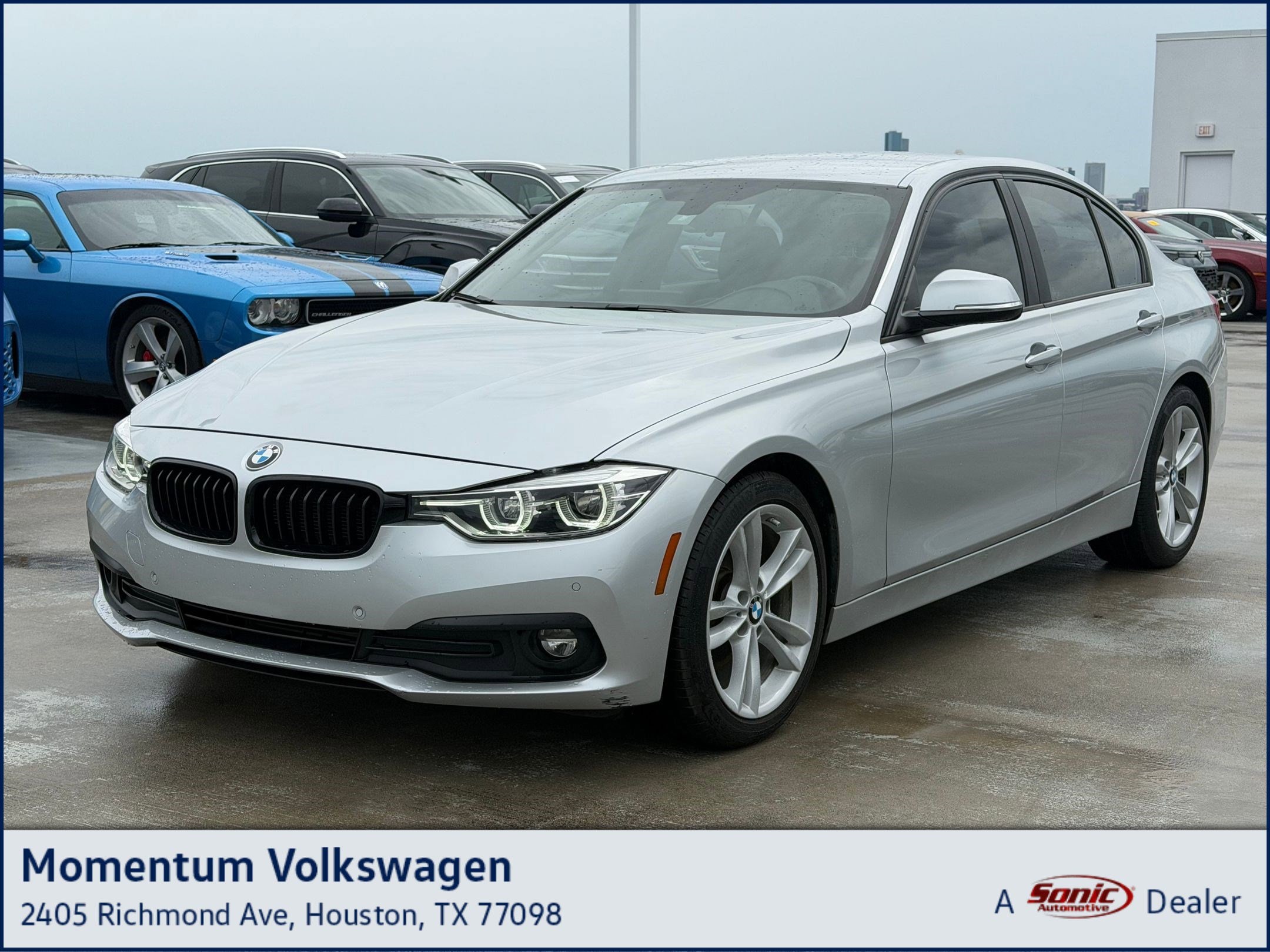 2017 BMW 3 Series 320i Sedan's photo