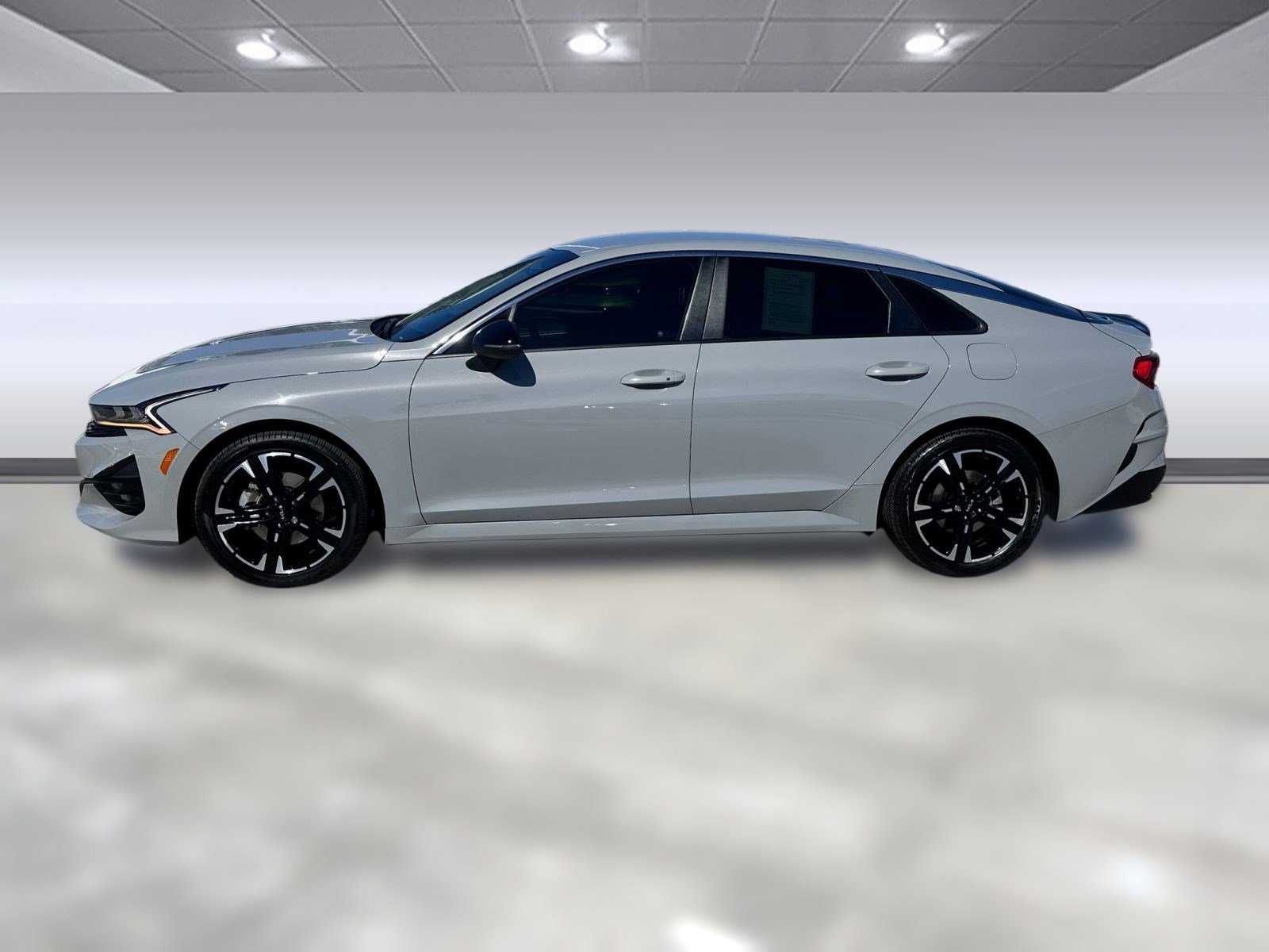 2023 Kia K5 GT-Line photo 2