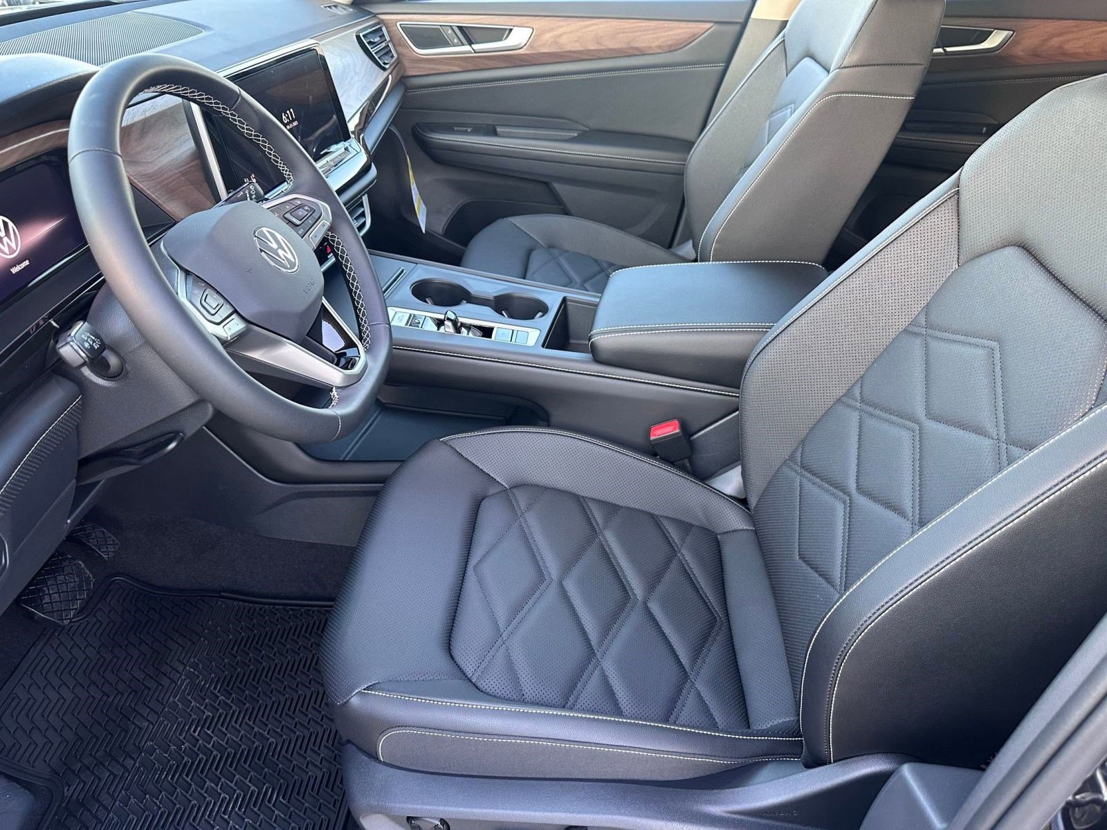 2026 Volkswagen Atlas SE photo 4