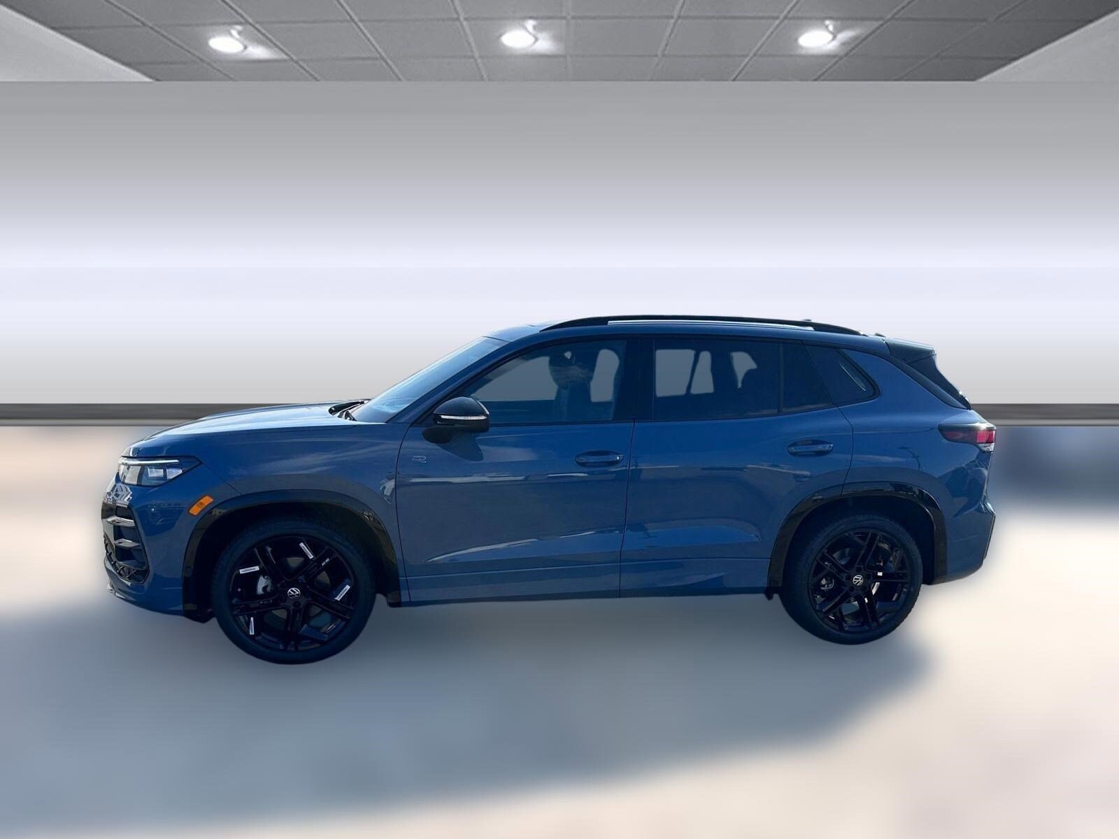 2026 Volkswagen Tiguan SE R-Line Black photo 2