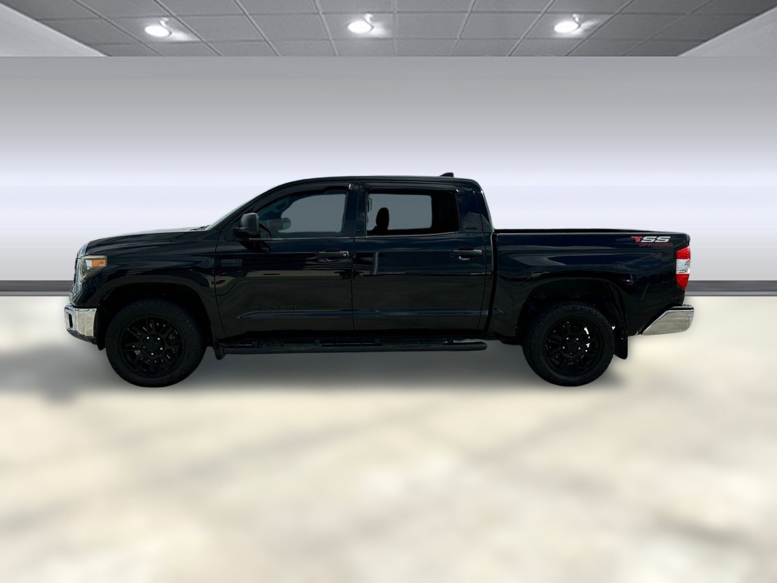 2021 Toyota Tundra SR5 CrewMax photo 2