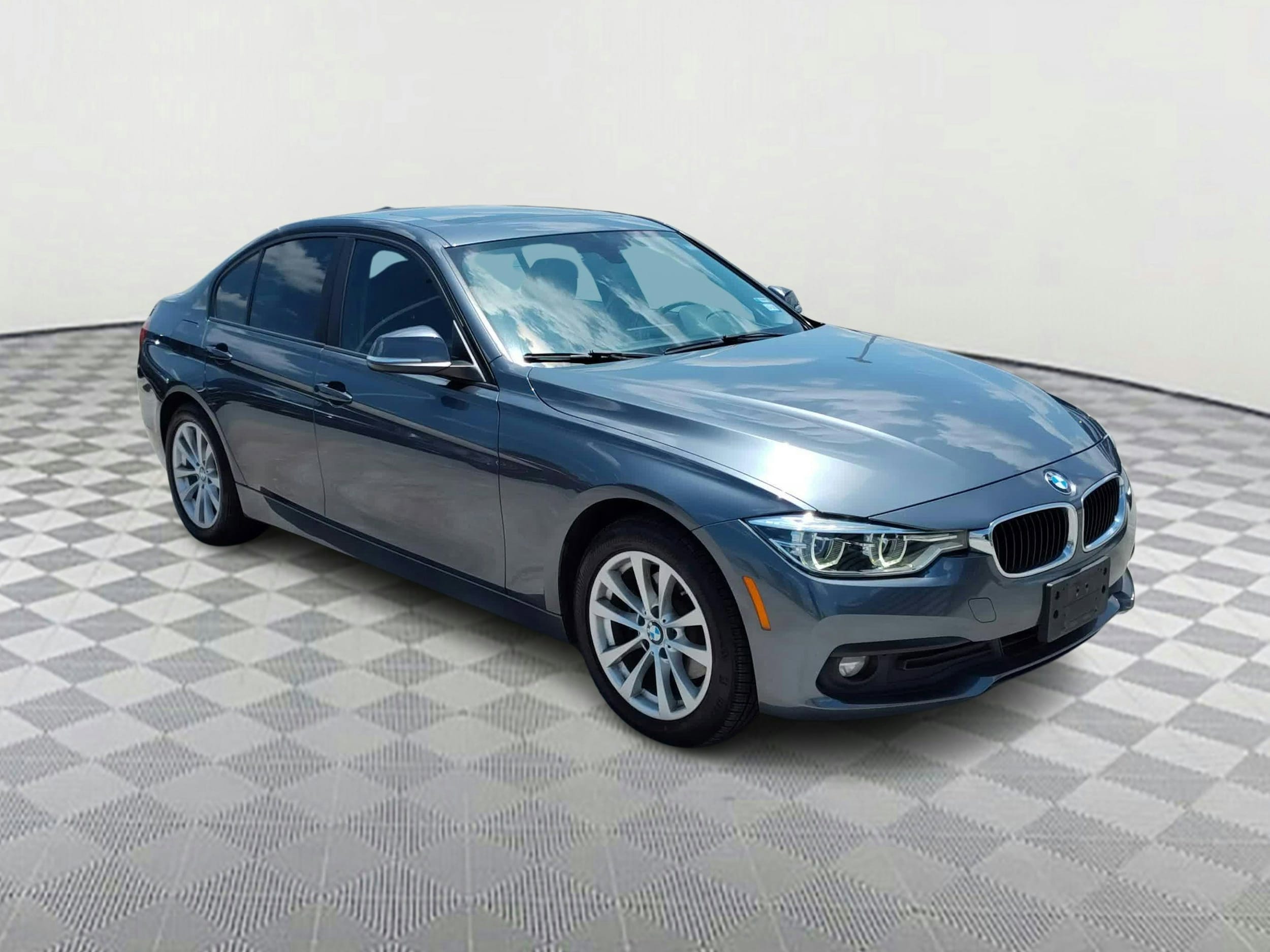 Used 2018 BMW 3 Series 320i with VIN WBA8E1G51JNU92129 for sale in Houston, TX