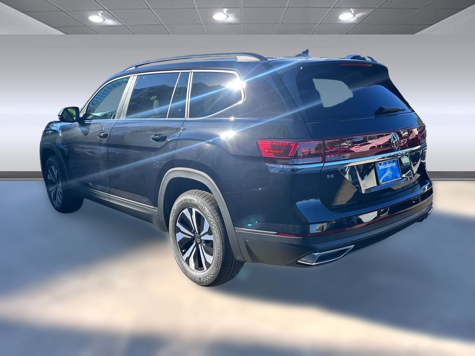 2026 Volkswagen Atlas SE photo 3
