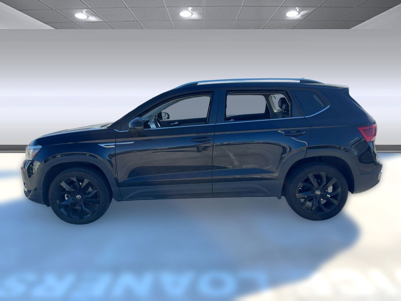 2023 Volkswagen Taos SE photo 2