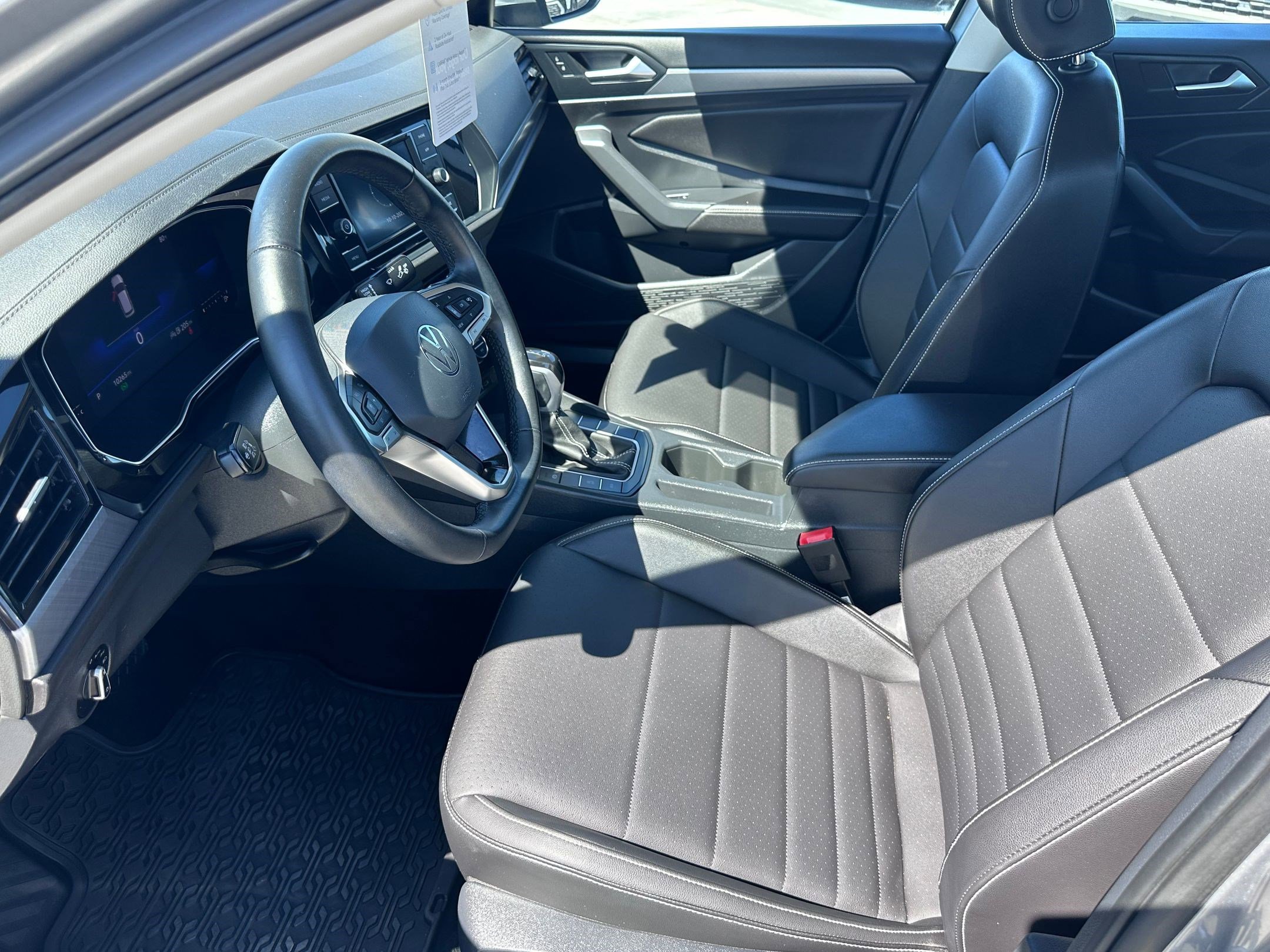 2022 Volkswagen Jetta SE photo 4