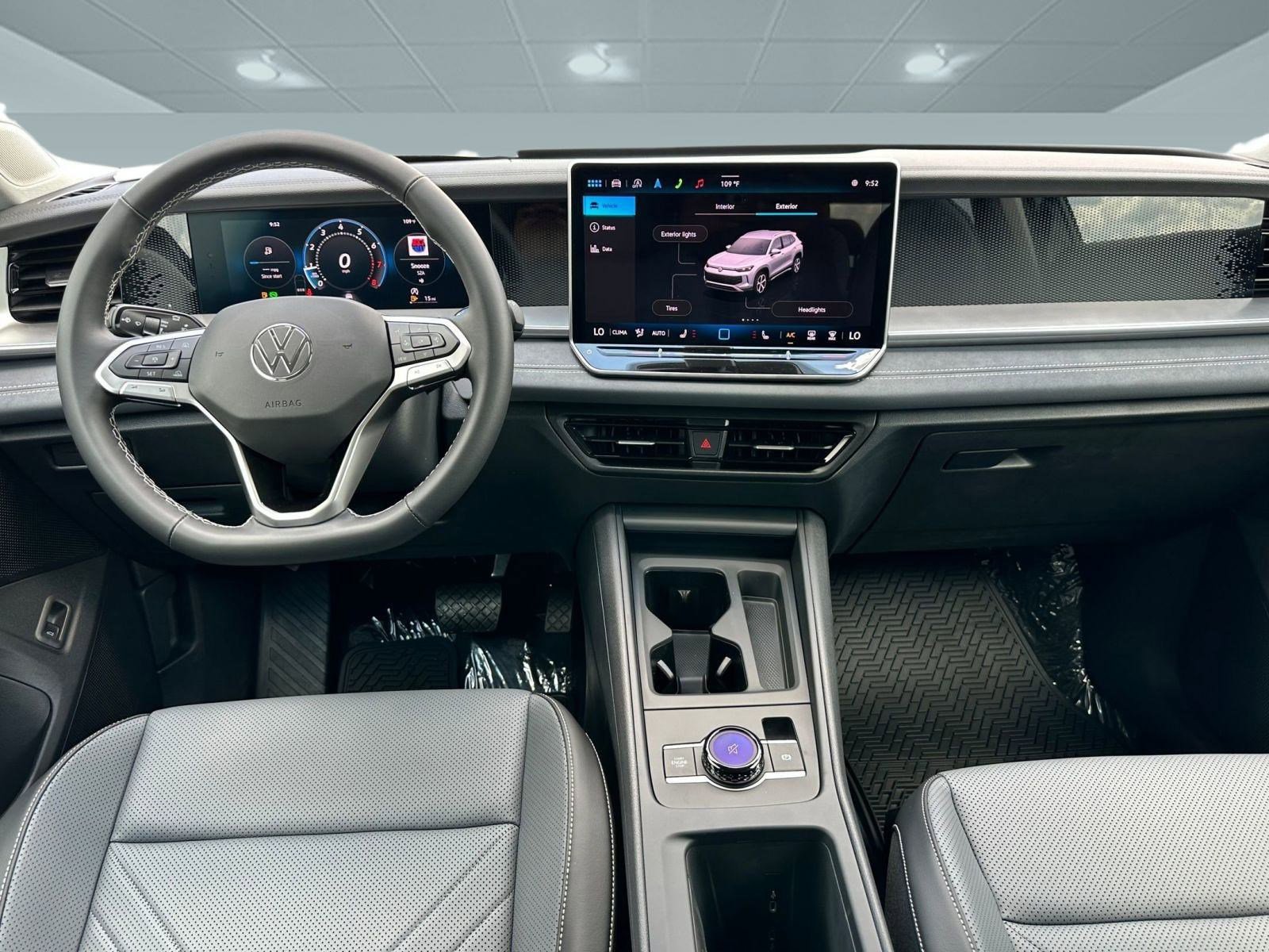 2025 Volkswagen Tiguan SE photo 4