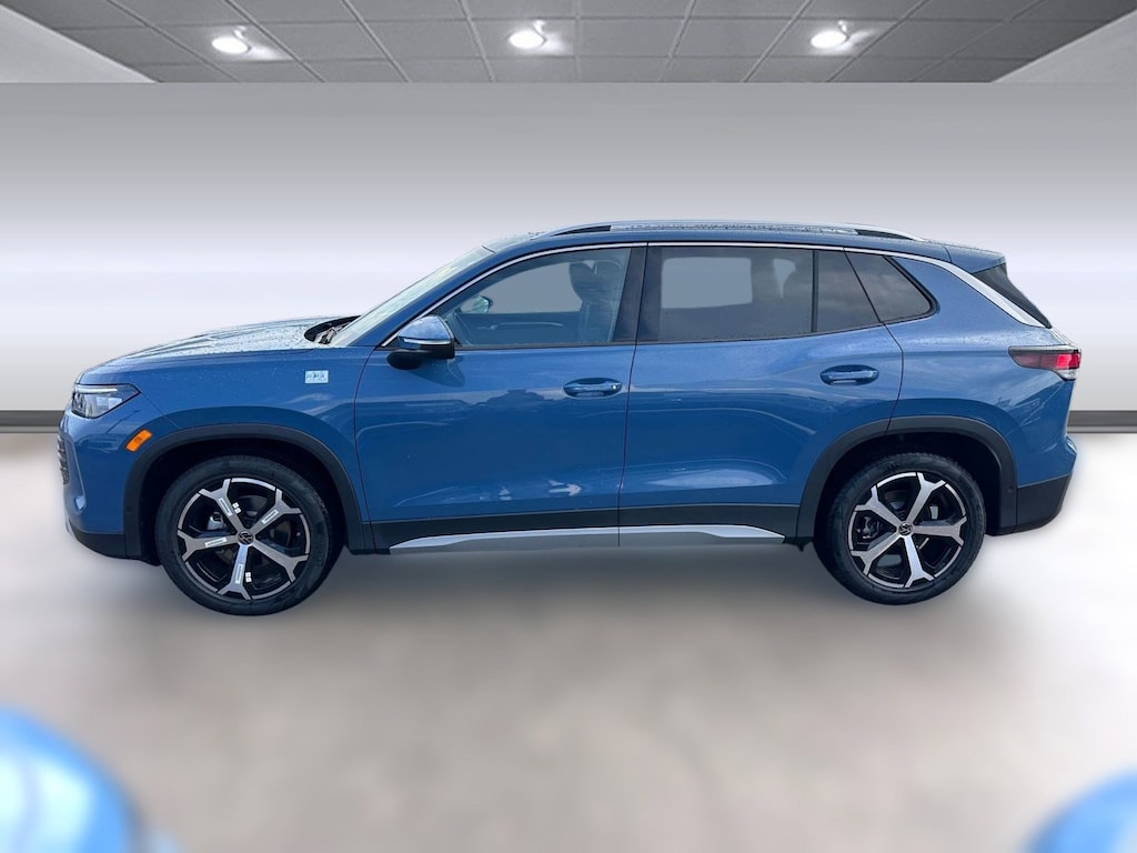 New 2026 Volkswagen Tiguan 2.0T SE SUV