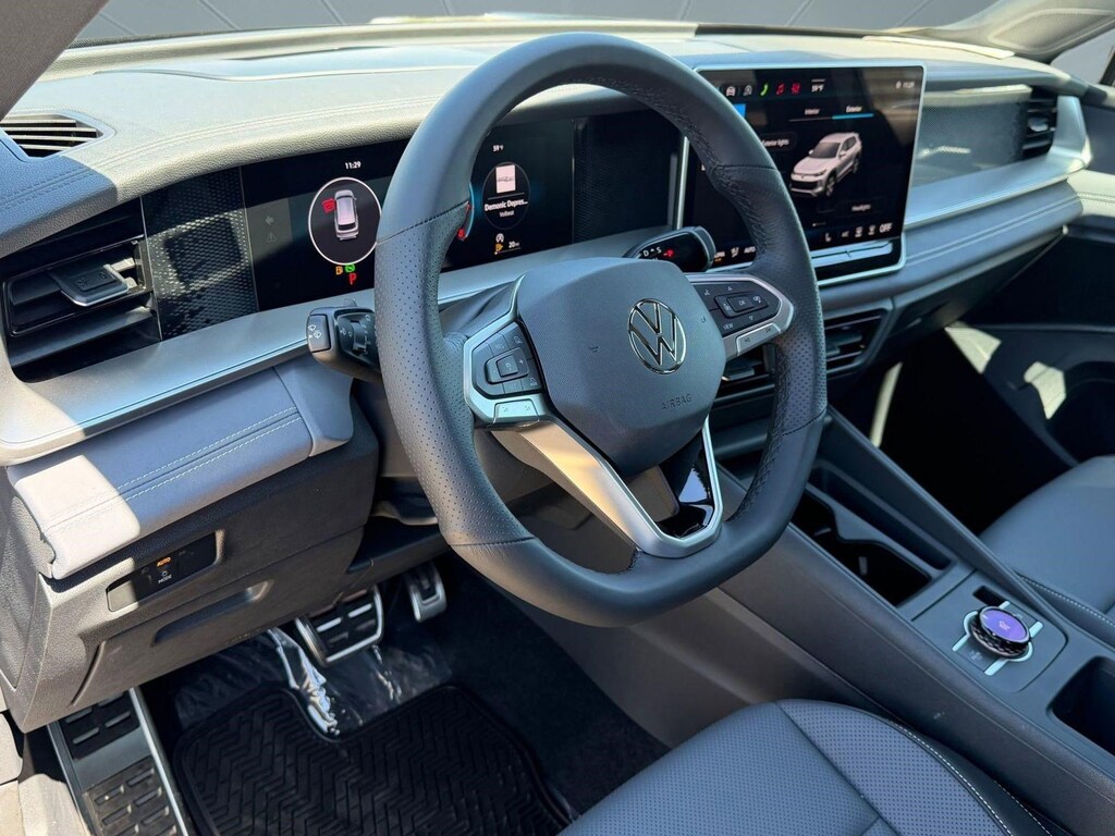 New 2026 Volkswagen Tiguan 2.0T SE R-Line Black SUV