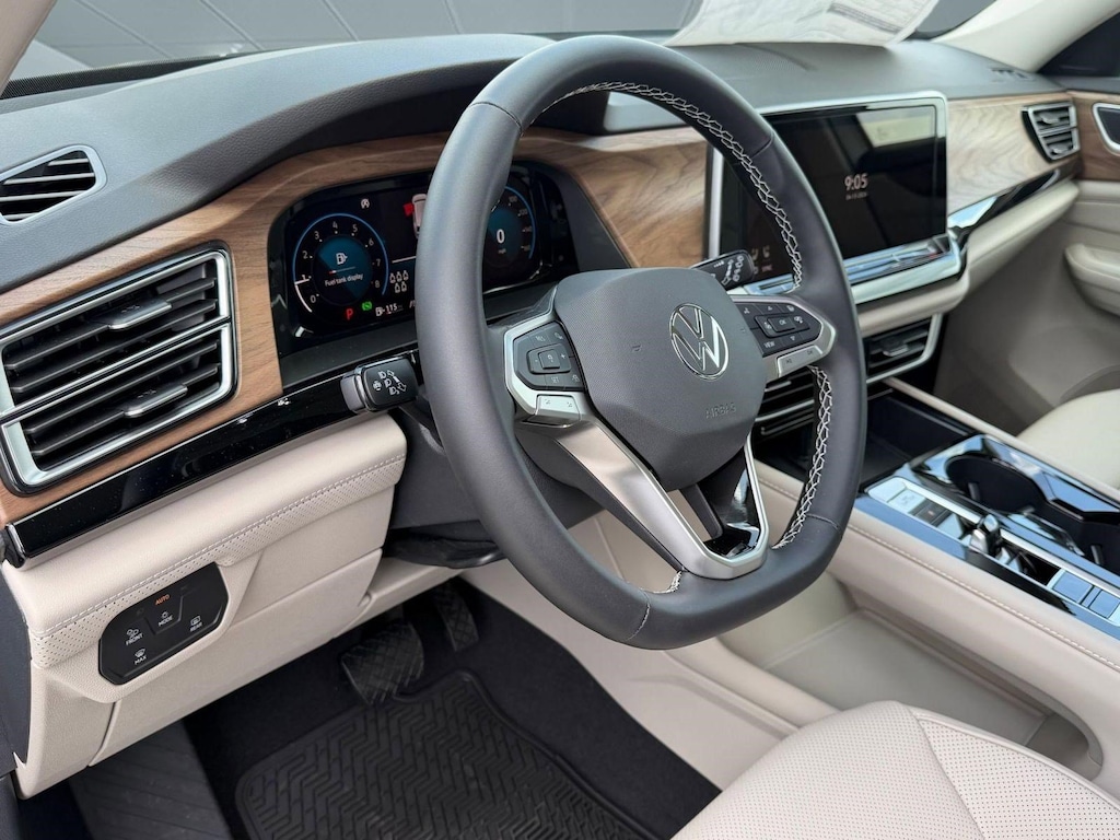New 2026 Volkswagen Atlas SE w/Technology SUV