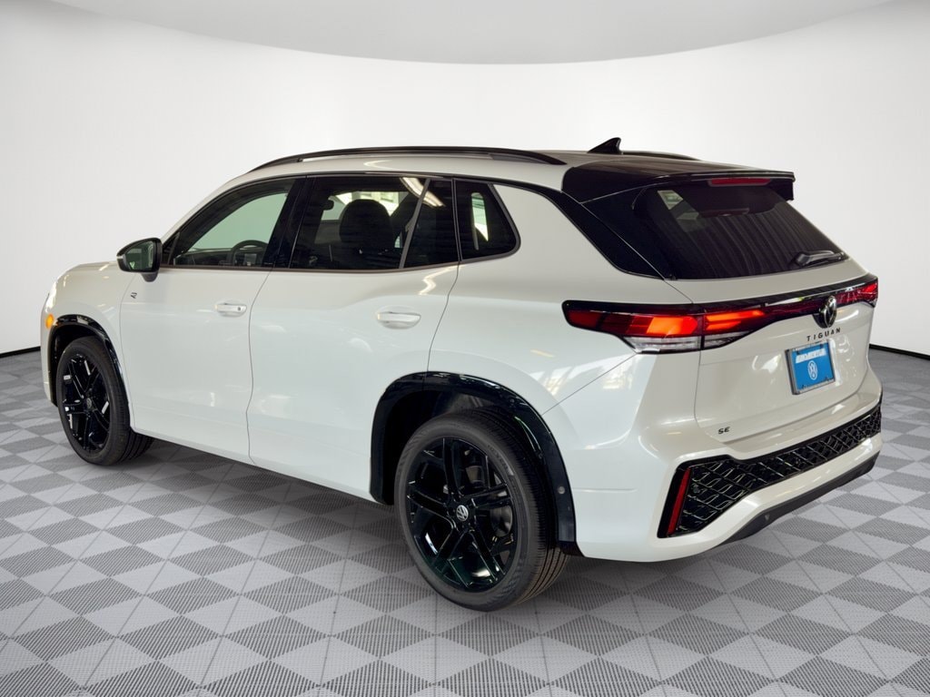 New 2026 Volkswagen Tiguan SE R-Line Black SUV
