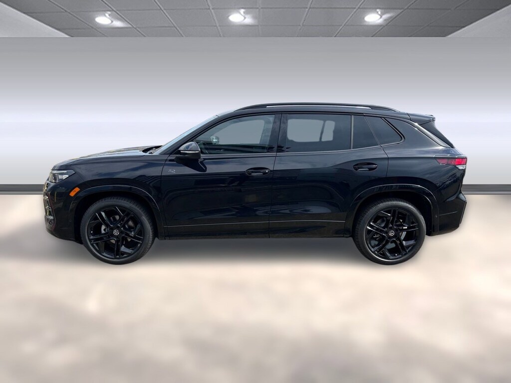 New 2026 Volkswagen Tiguan 2.0T SE SUV