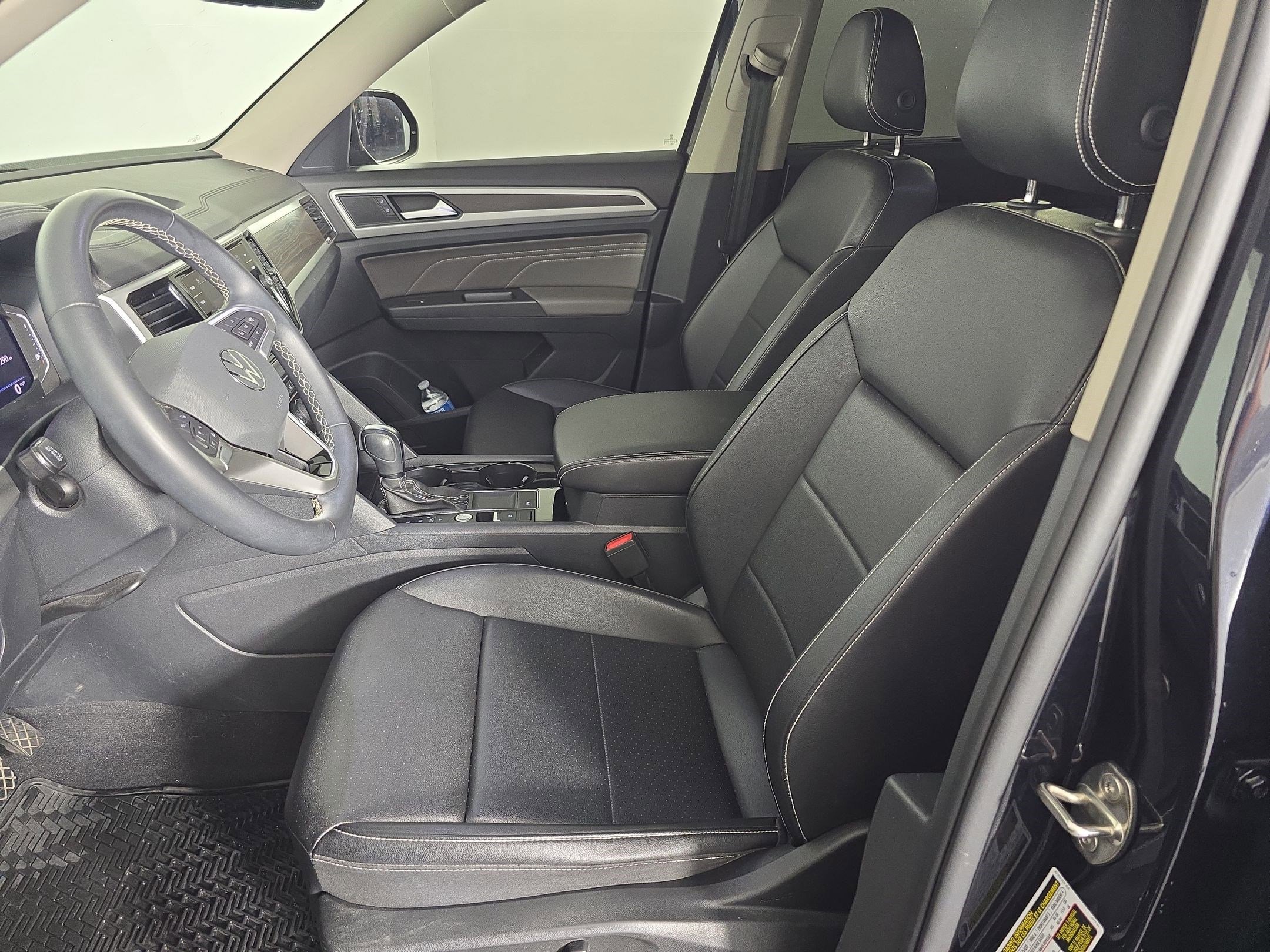 2023 Volkswagen Atlas V6 SE Technology photo 3