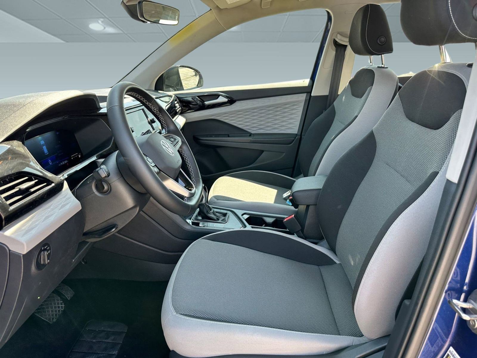 2024 Volkswagen Taos S photo 4