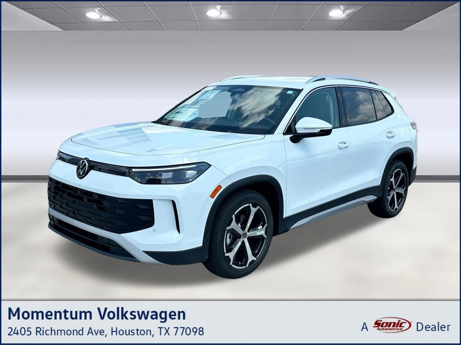 2025 Volkswagen Tiguan SE's photo