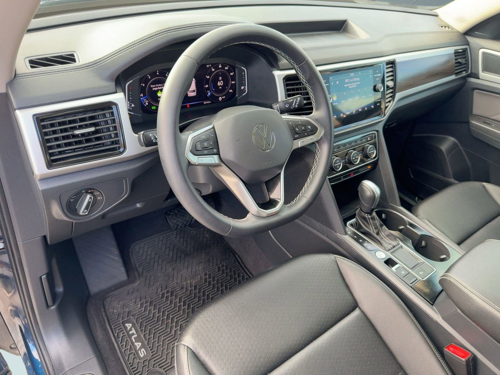 2023 Volkswagen Atlas V6 SE Technology photo 4